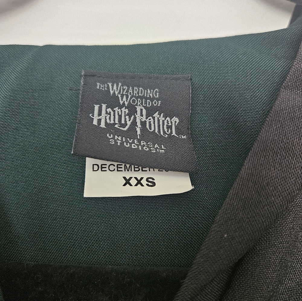 HP Slythwrin Robe - Picture 3 of 5